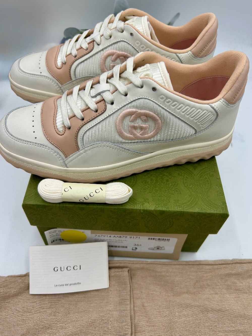 Women’s Gucci Mac80 Low Top Sneakers. Size 36.5 (fits 37 US.)